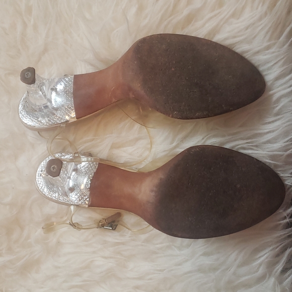 True vintage lucite Cinderella heels - Picture 6 of 8